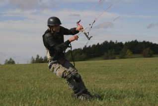 Snowkiting a landkiting na jednom místě.