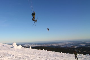 Snowkiting na Pradědu a Jiřík jako letec.