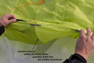 snowkiting, výztuže na náběžce